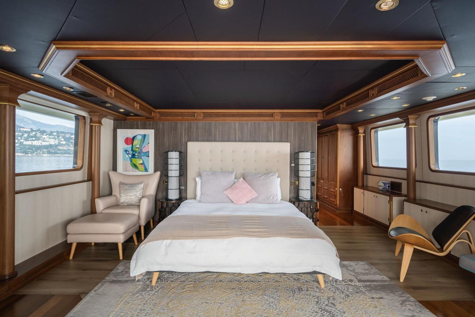Botel Yacht Irama Cannes