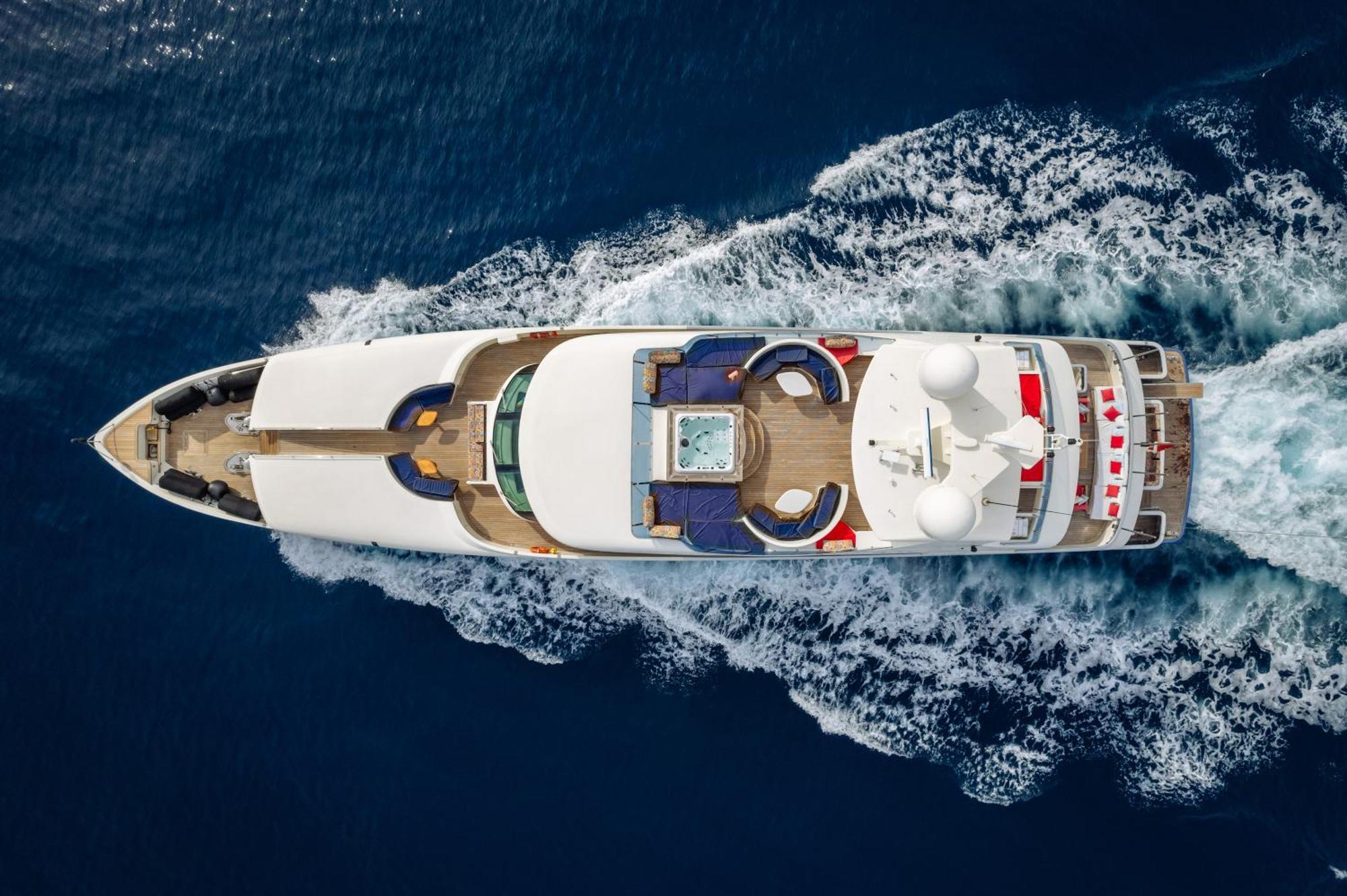 Yacht Irama *